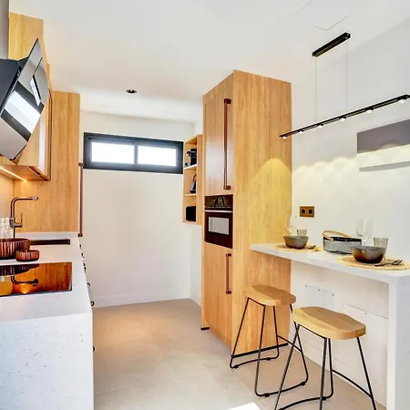 Silvic Apartment *